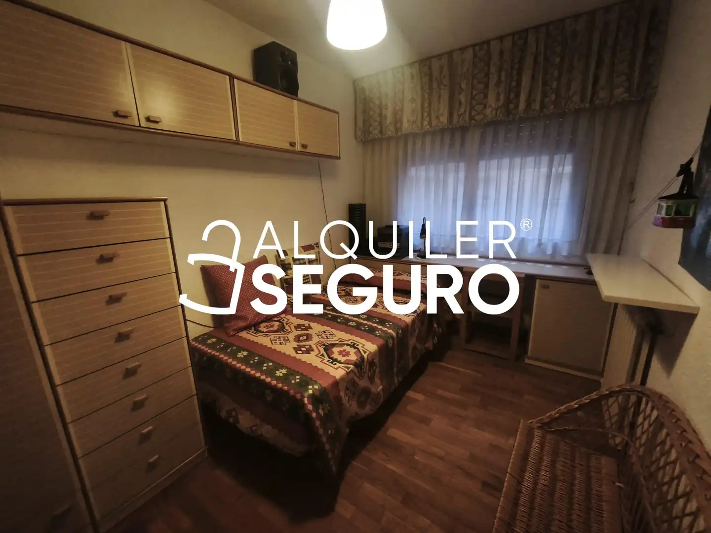 Bedroom of Flat for rent in Zaragoza  with Heating, Terrace and Furnished