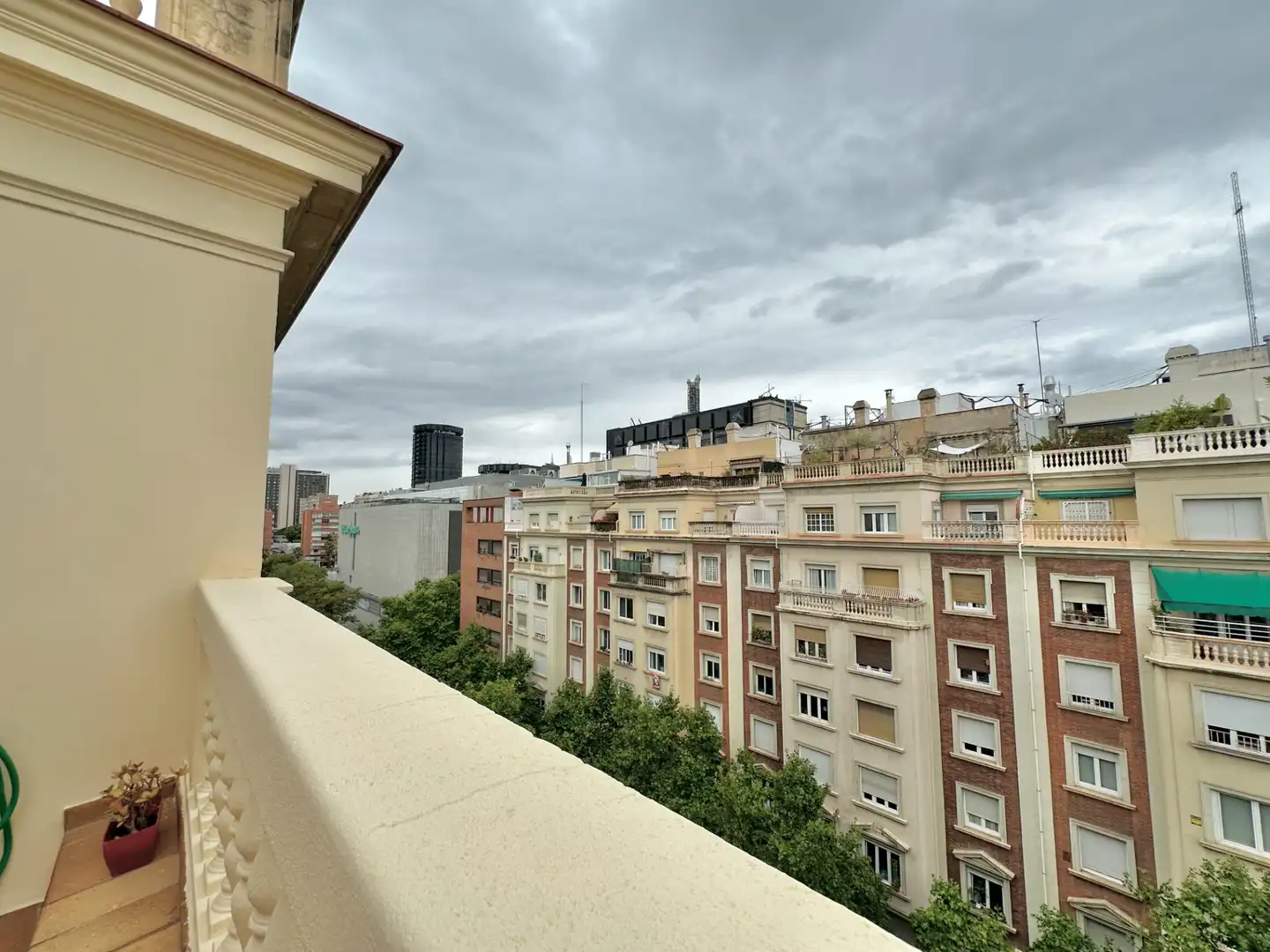 Vista exterior de Ático en venta en Barcelona con Aire acondicionado, Calefacción y Terraza