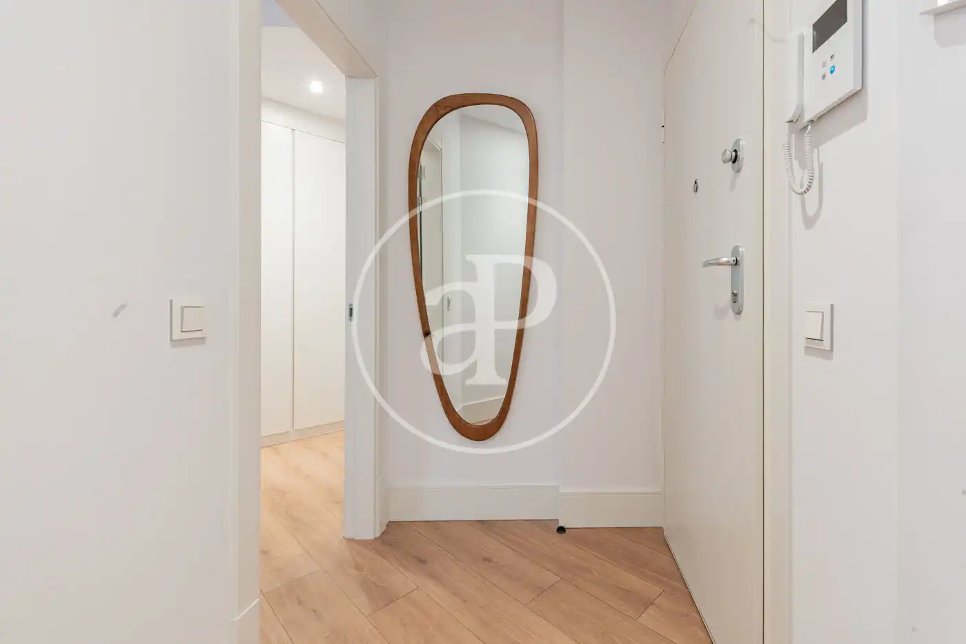 Flat for sale in Madrid  with Air Conditioner, Heating and Storage room