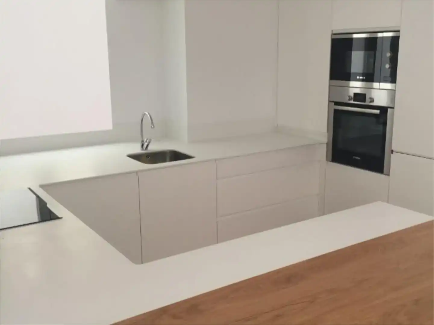 Cuina de Pis en venda en A Coruña Capital  amb Parquet i Balcó