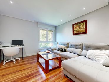 Flat with balcony for sale in Calle OYANCAS