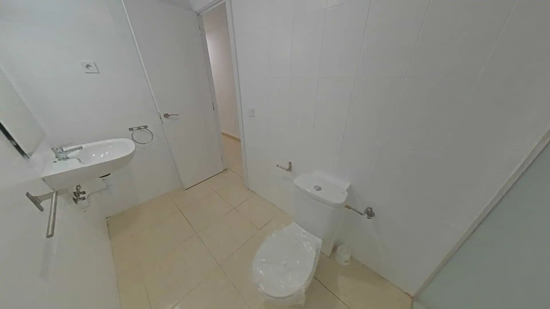 Bathroom of Flat for sale in Pineda de Mar