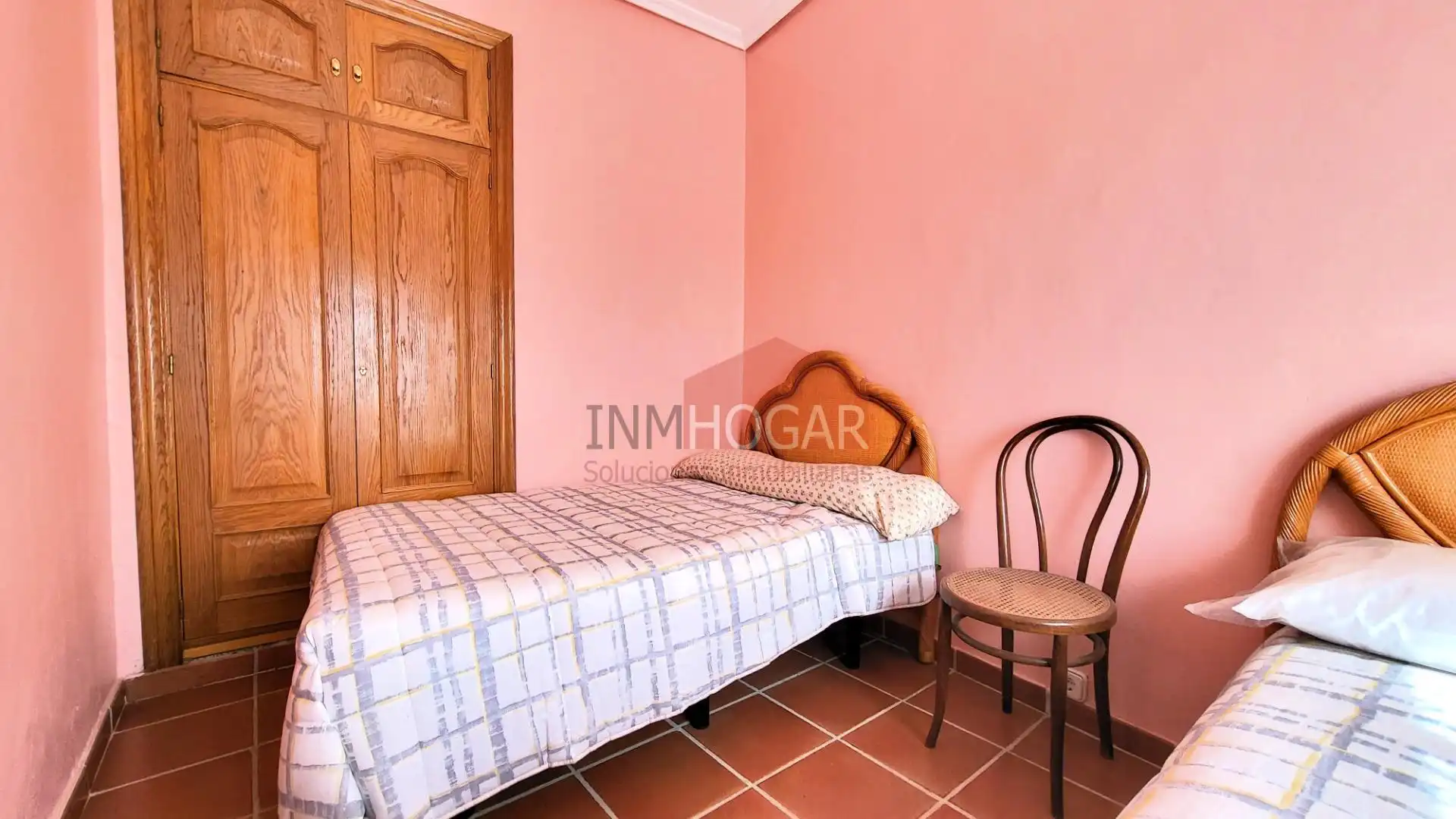 Habitación de Casa o chalet en venta en Aldeaseca de la Frontera con Terraza, Amueblado y Balcón