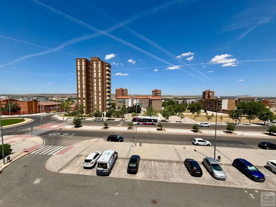 Vista exterior de Piso en venta en Toledo con Aire acondicionado, Calefacción y Trastero