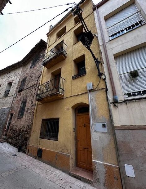 Vista exterior de Casa adosada en venda en Botarell amb Terrassa i Balcó