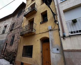 Vista exterior de Casa adosada en venda en Botarell amb Terrassa i Balcó