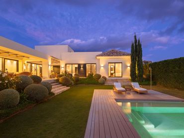 Xalet amb piscina en venda a Nueva Andalucía