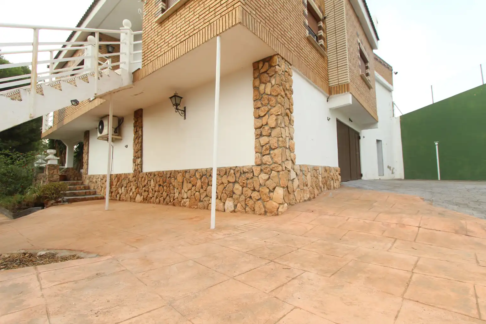 Vista exterior de Casa o xalet en venda en Torrent amb Aire condicionat, Calefacció i Terrassa
