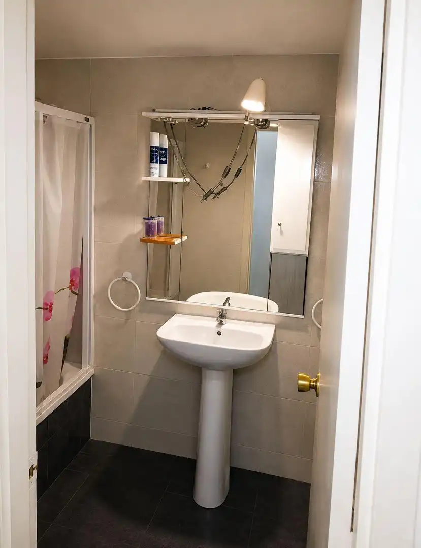 Bathroom of Flat for sale in Valencia  with Furnished and Balcony