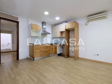 Bajo en venta en Carrer Mare de Déu de les Neus