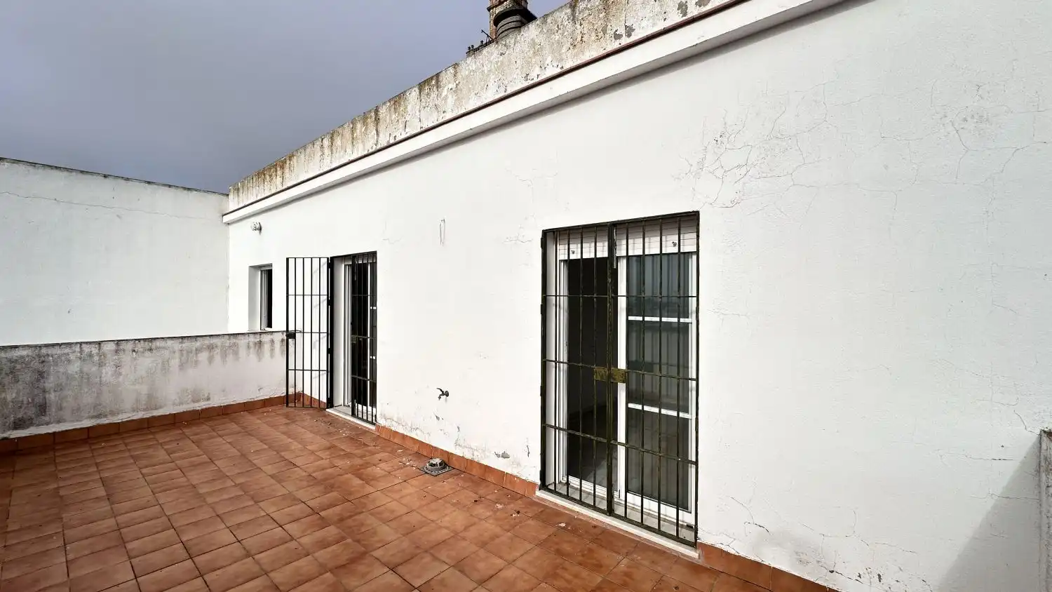 Vista exterior de Ático en venta en Lebrija con Calefacción, Terraza y Trastero