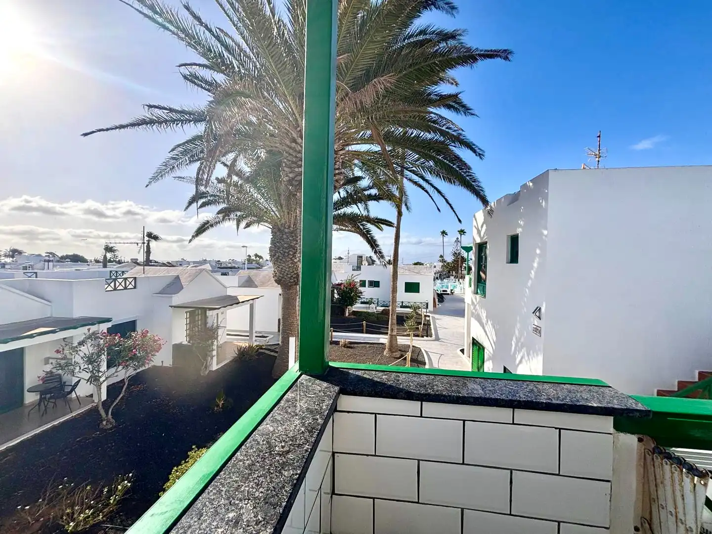 Vista exterior de Apartamento en venta en Tías con Terraza, Amueblado y Piscina comunitaria