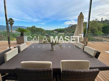 Chalet con balcón en venta en dels Pirineus