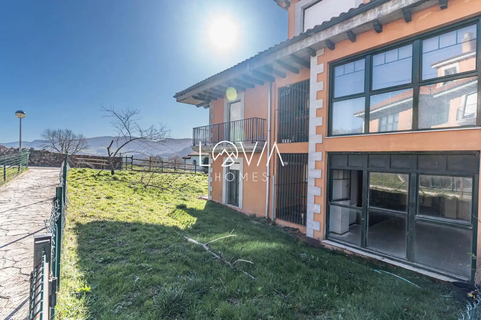 Vista exterior de Piso en venta en Soba con Trastero