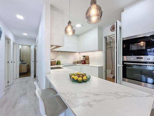 Piso en Venta en Avenida Do Covelo, 18 en Samieira