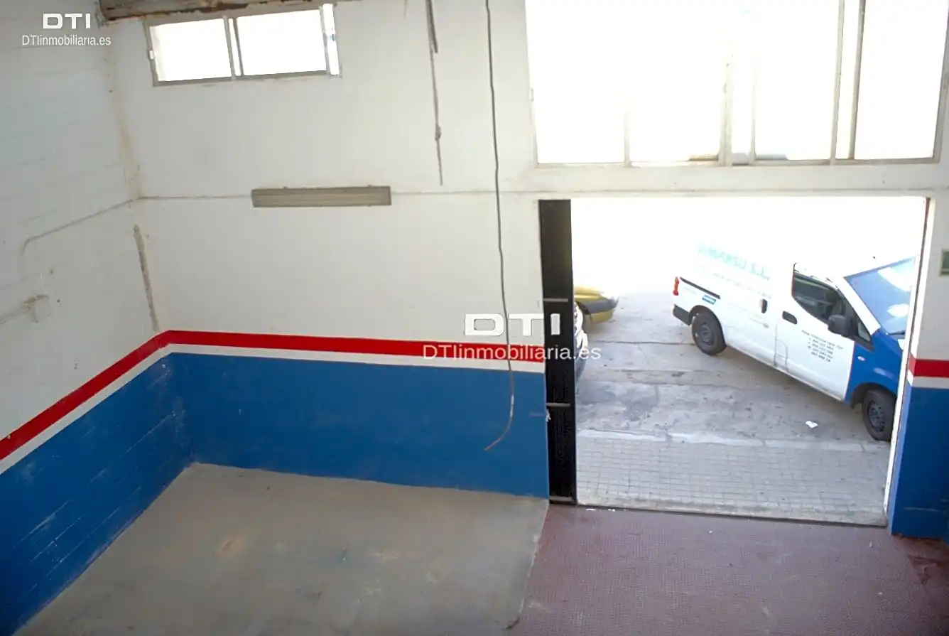Parking de Nave industrial en venta en Huelva