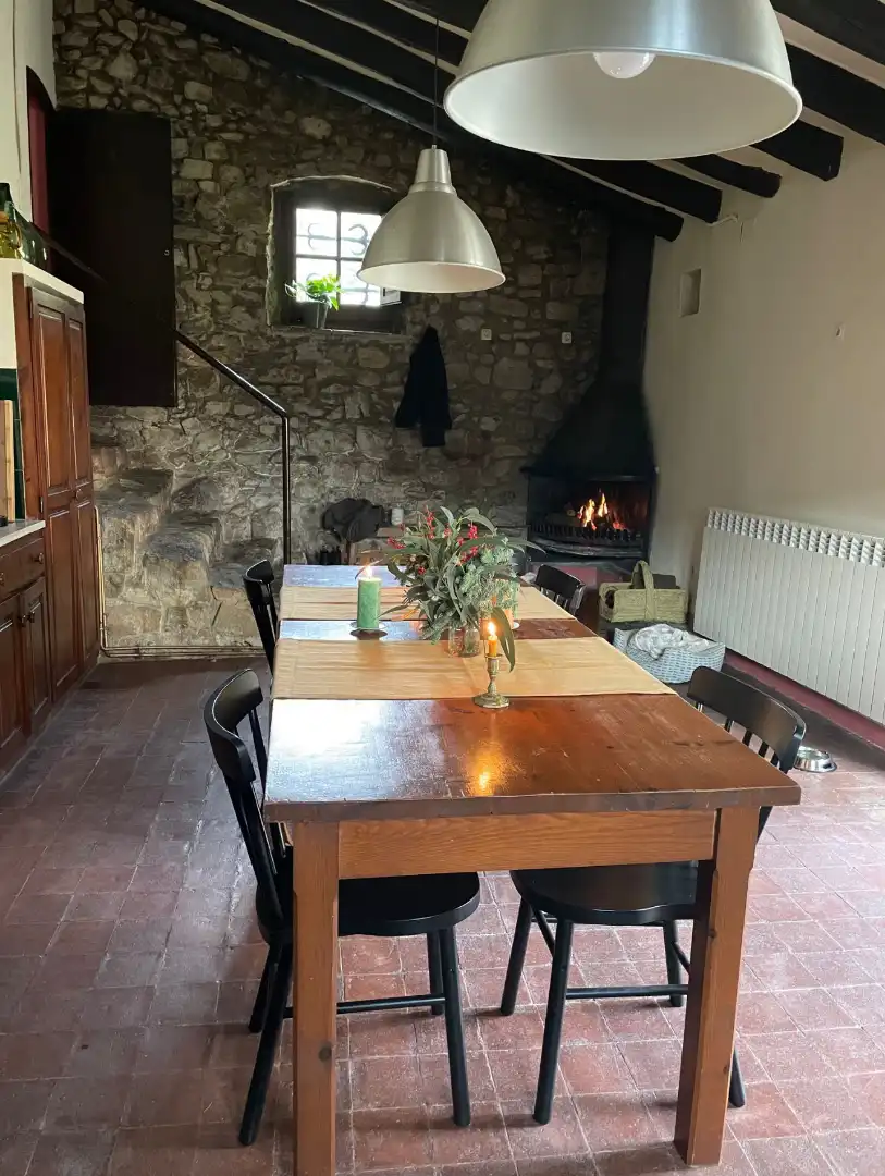 Esszimmer von Country house zur Miete in Girona mit Heizung, Privatgarten und Schwimmbad