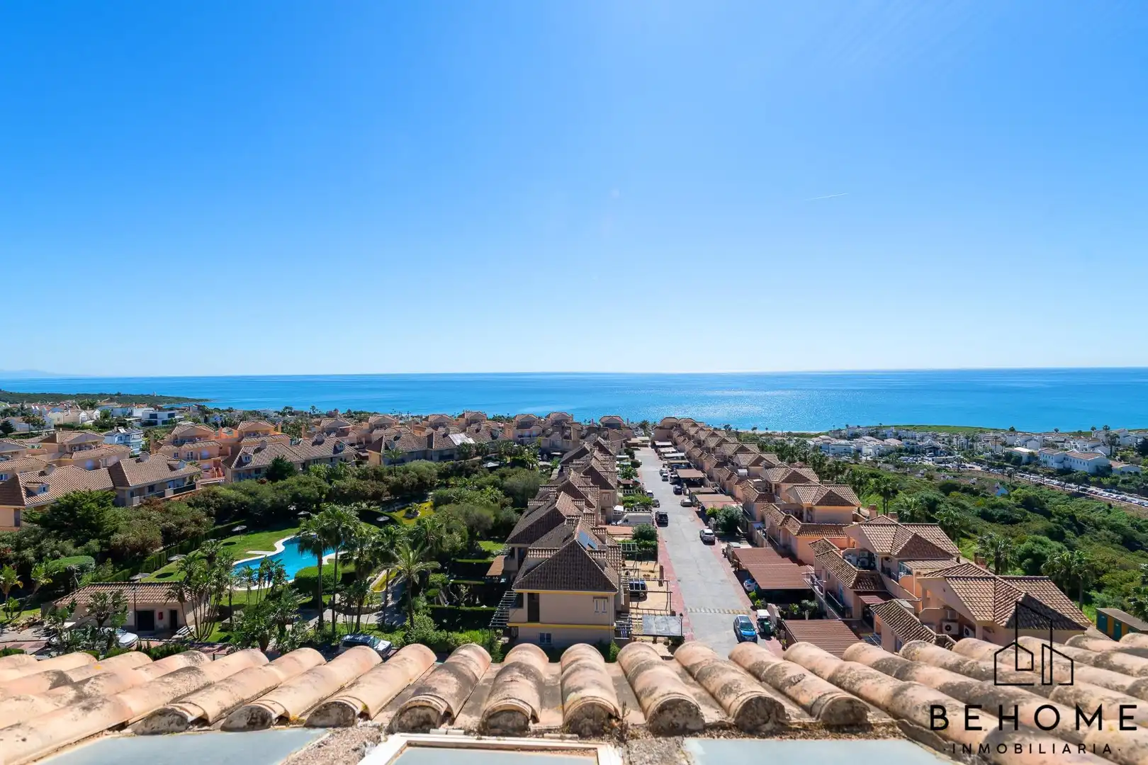 Vista exterior de Ático en venta en La Alcaidesa con Jardín privado, Terraza y Piscina comunitaria