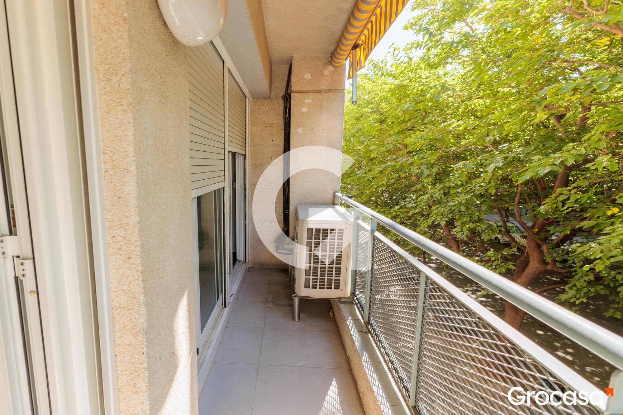 Balcony of Flat for sale in Terrassa  with Air Conditioner, Heating and Oven