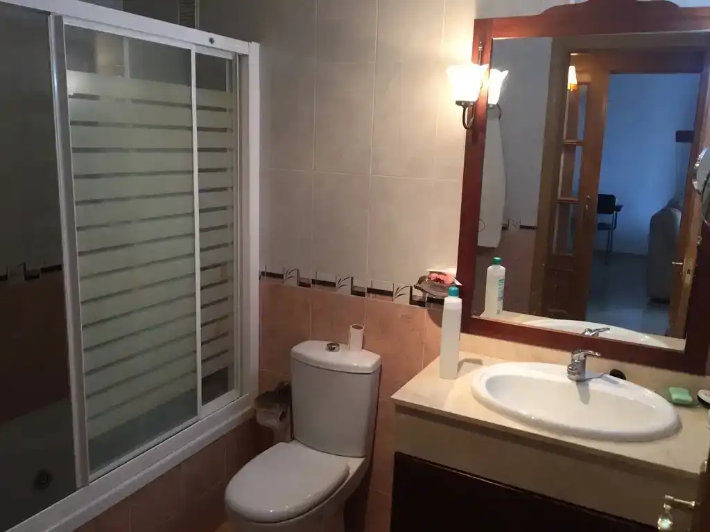 Badezimmer von Wohnung zur Miete in Salobreña mit Möbliert