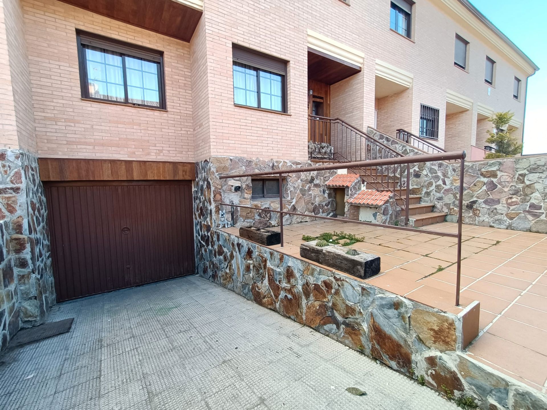 Exterior view of Single-family semi-detached for sale in Illescas  with Private garden and Terrace