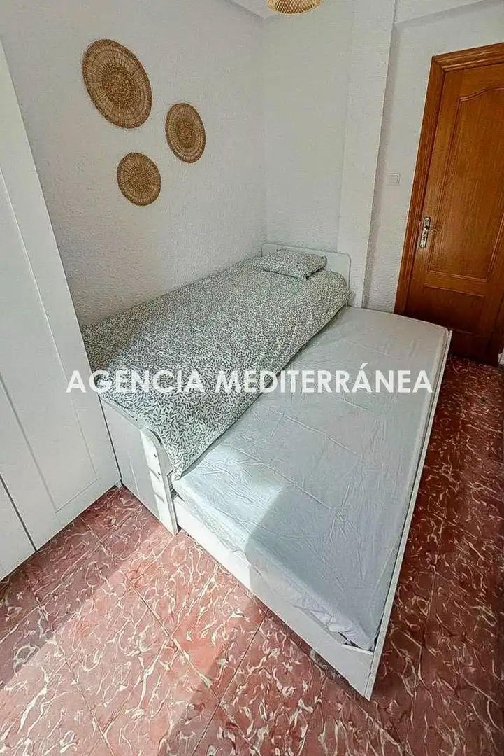 Habitación de Piso de alquiler en Valencia con Aire acondicionado, Calefacción y Amueblado