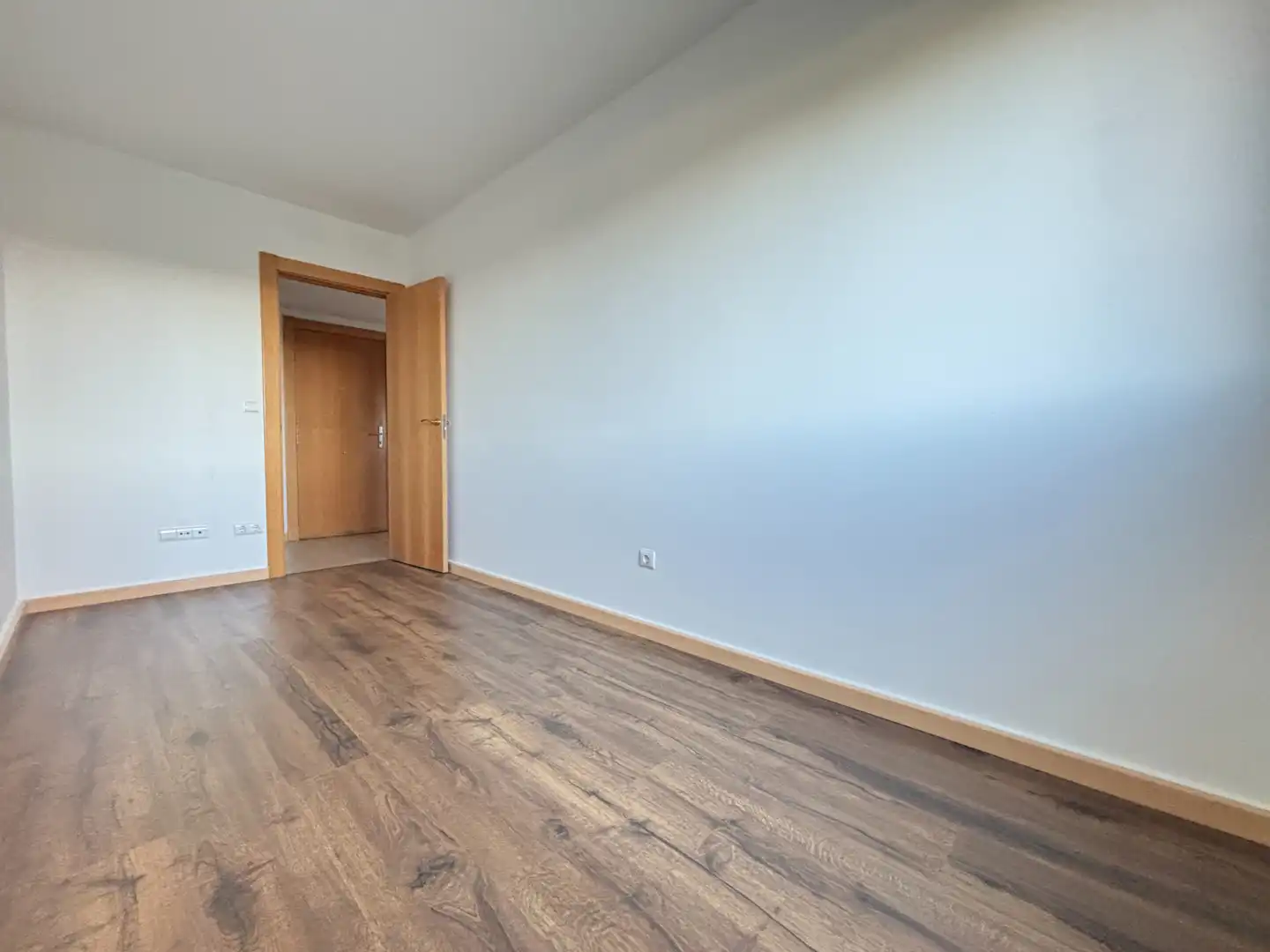 Piso en venta en Cadrete con Calefacción, Jardín privado y Trastero