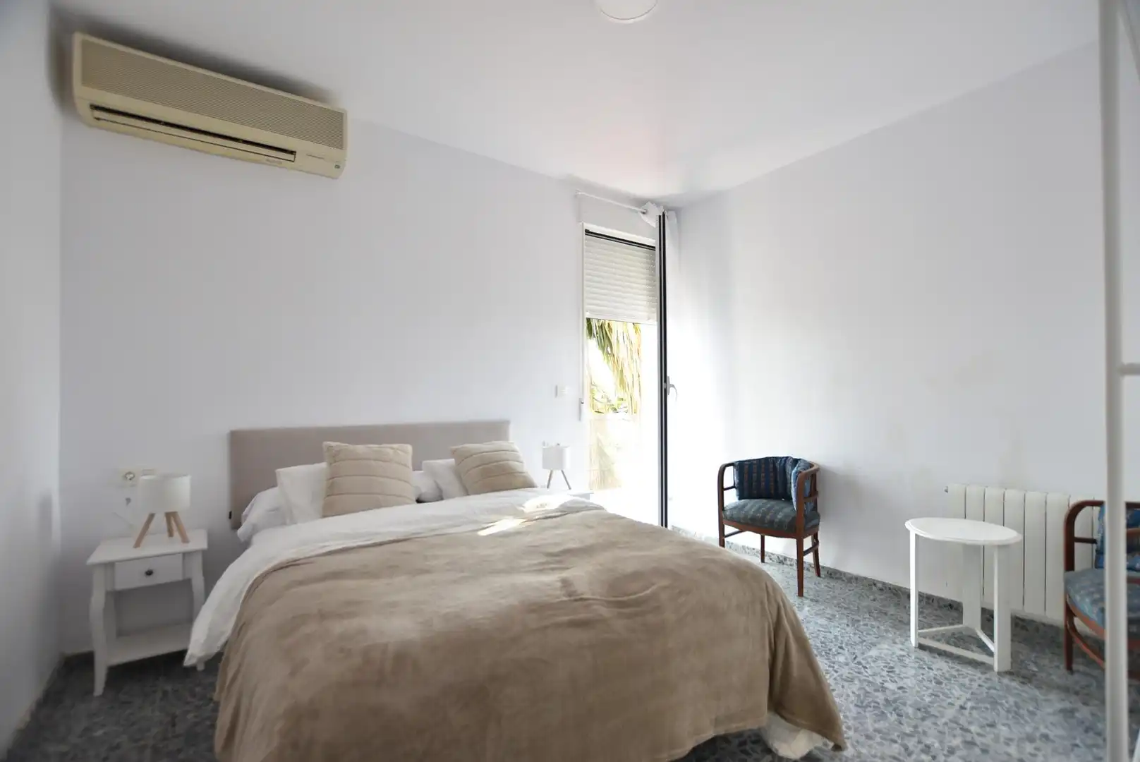 Dormitori de Casa o xalet de lloguer en Granada amb Aire condicionat, Terrassa i Piscina