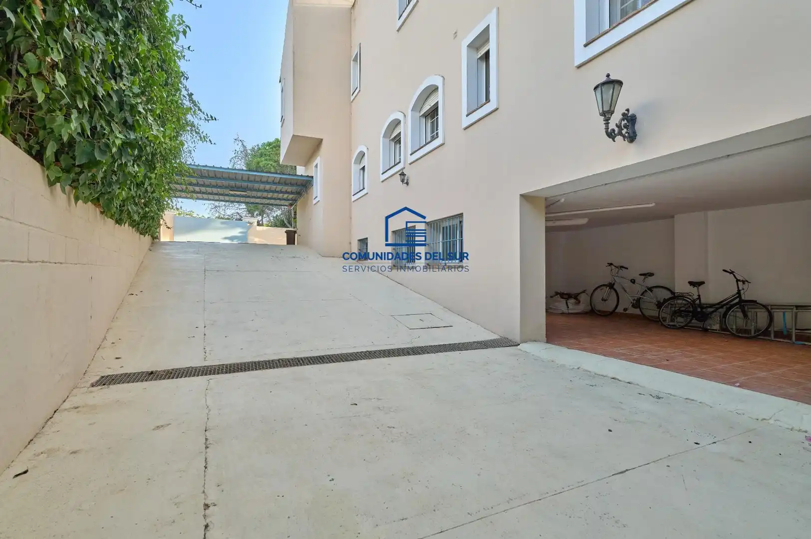 Aparcament de Casa o xalet en venda en El Puerto de Santa María amb Aire condicionat, Jardí privat i Terrassa