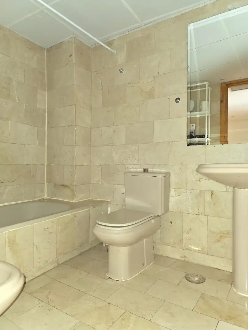 Bathroom of Duplexes for sale in Madrid  with Air Conditioner, Heating and Parquet flooring