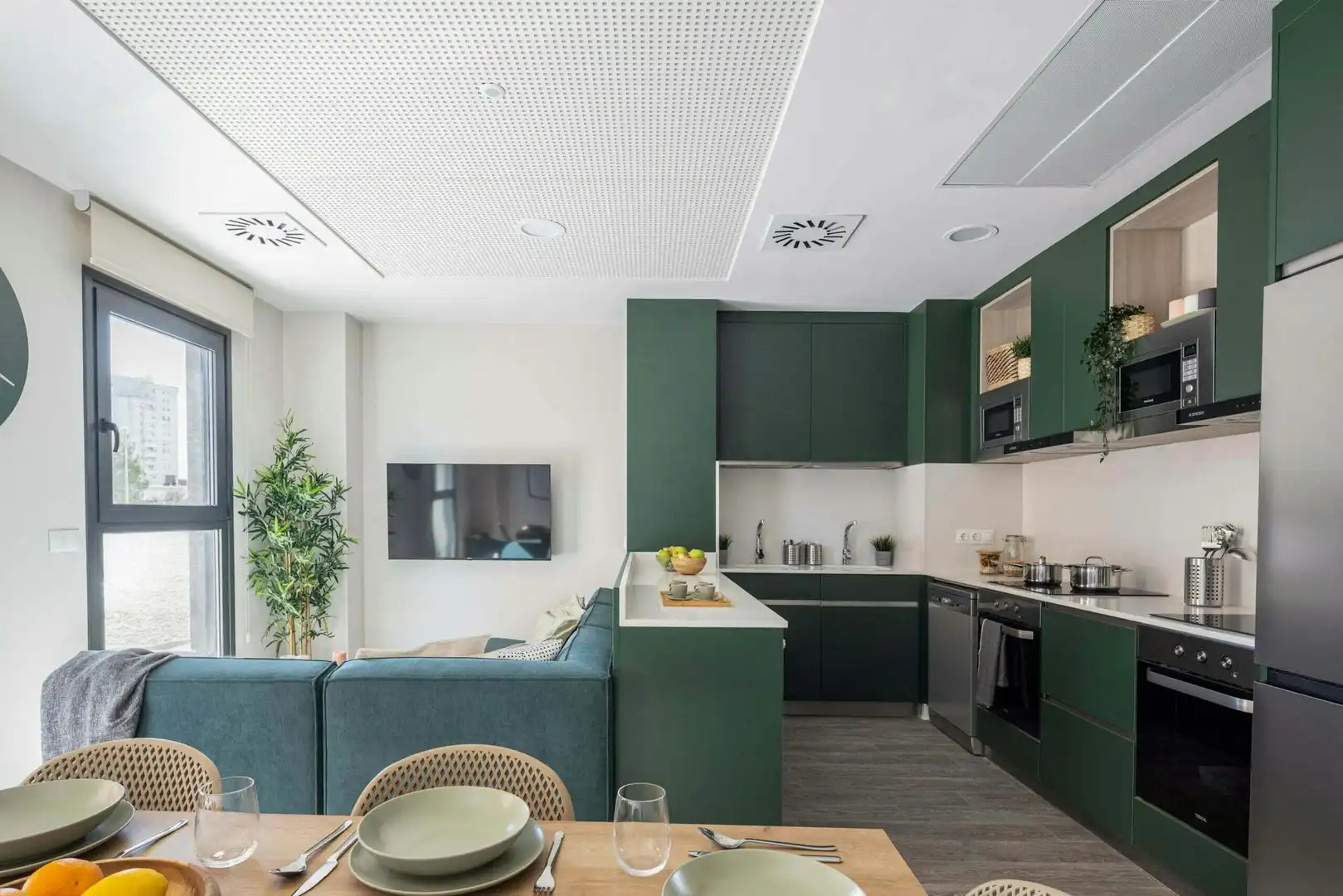 Kitchen of Flat for share in Sevilla  with Air Conditioner, Heating and Furnished