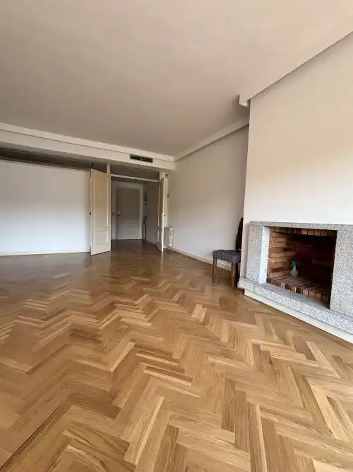 Wohnzimmer von Wohnung zur Miete in Madrid mit Heizung, Parkett und Terrasse
