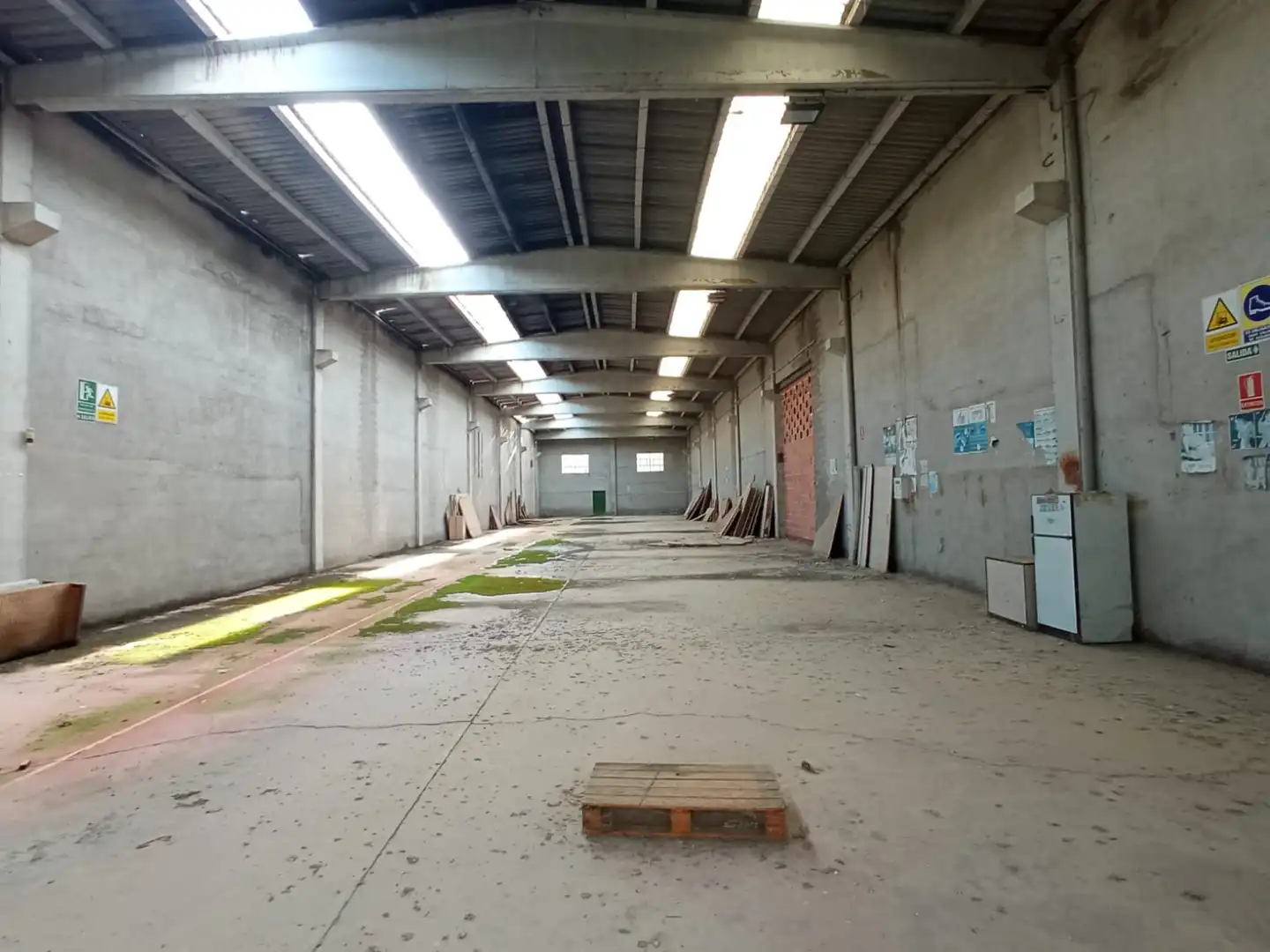 Nave industrial en venta en Cadrete