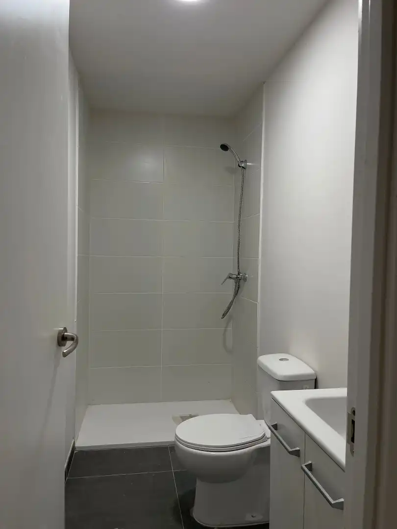 Bathroom of Commercial properties for sale in Barcelona  with Heating and Furnished