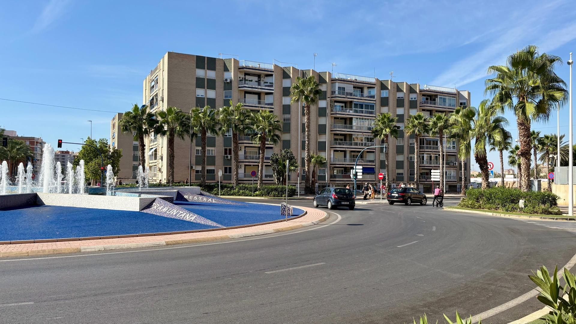 Vista exterior de Pis en venda en Santa Pola amb Aire condicionat, Parquet i Balcó