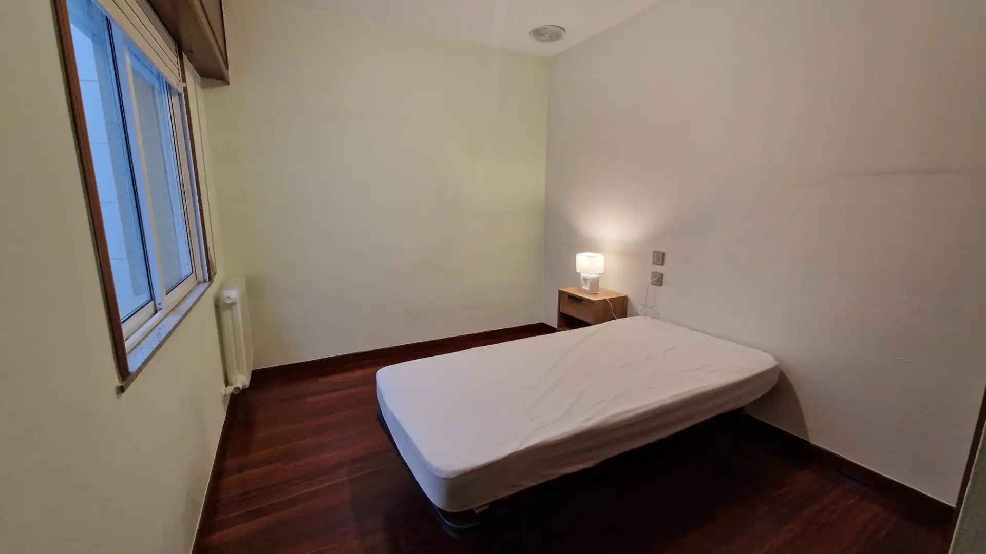 Bedroom of Duplexes for rent in Santiago de Compostela   with Heating, Parquet flooring and Oven