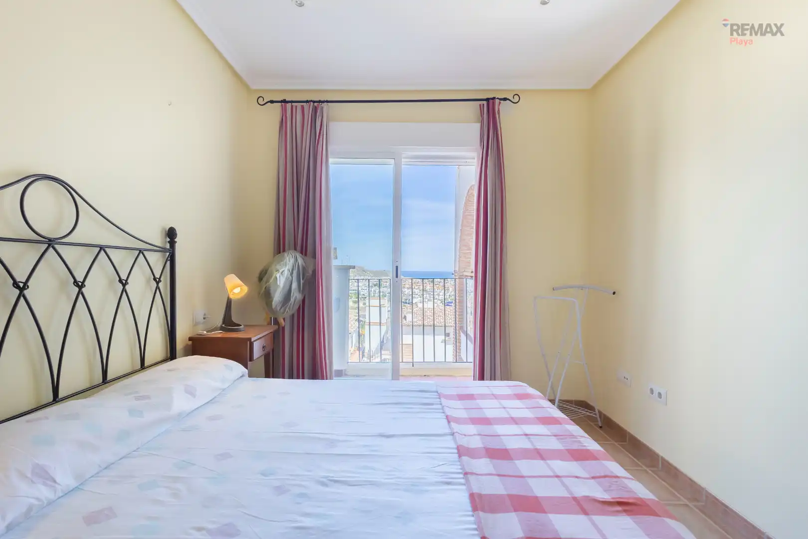 Dormitori de Apartament en venda en Vera amb Aire condicionat, Terrassa i Piscina comunitària