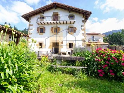 Vista exterior de Finca rústica en venda en Berriz amb Piscina i Balcó