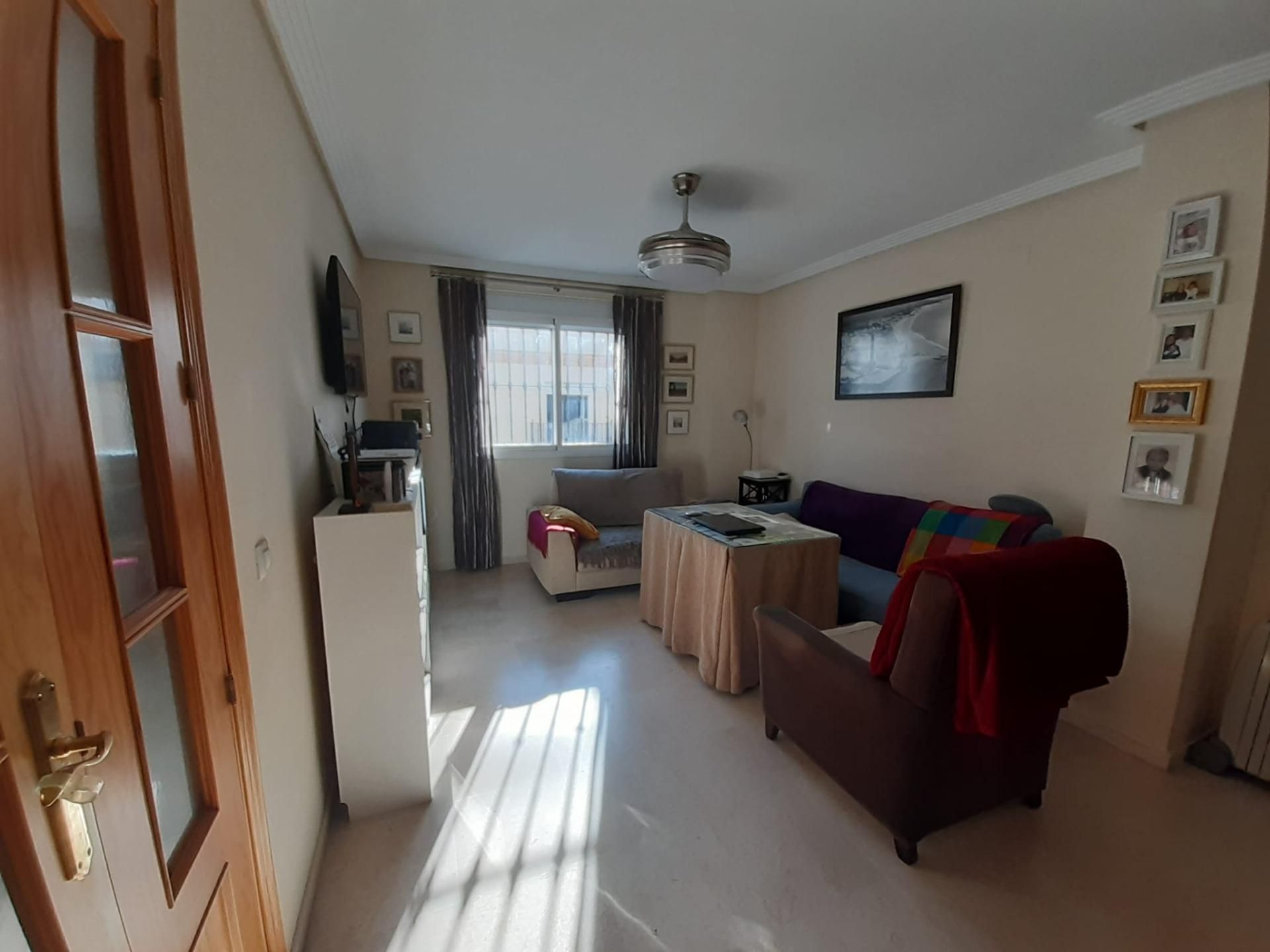 Living room of Flat for sale in  Sevilla Capital
