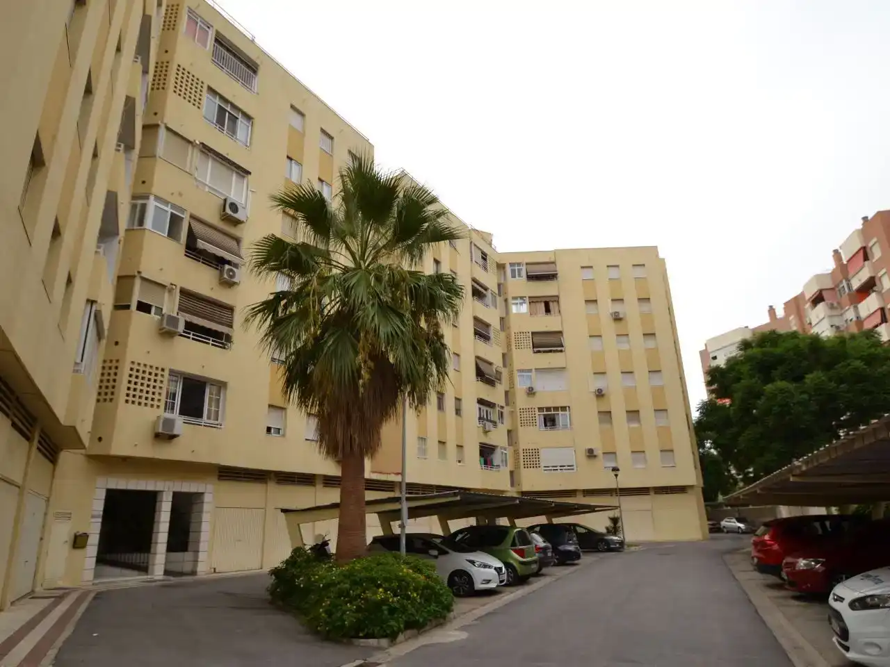 Vista exterior de Piso en venta en Torremolinos con Aire acondicionado, Piscina y Balcón