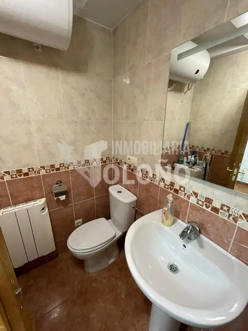 Badezimmer von Wohnungen zum Verkauf in Cuzcurrita de Río Tirón mit Heizung, Terrasse und Abstellraum