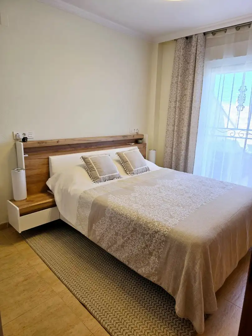 Schlafzimmer von Einfamilien-Reihenhaus zur Miete in Torrevieja mit Klimaanlage, Heizung und Privatgarten