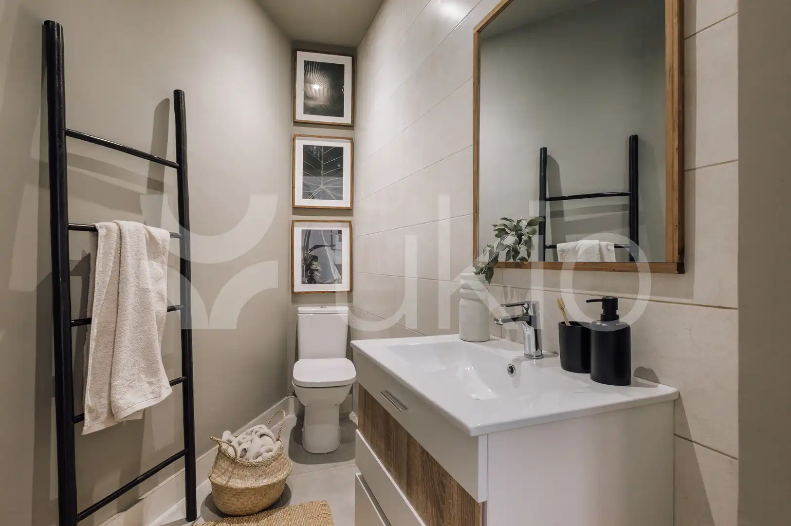 Baño de Apartamento de alquiler en Barcelona con Aire acondicionado, Calefacción y Amueblado