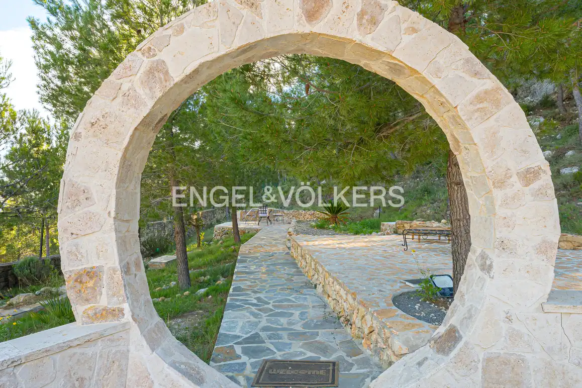 Houses for sale in El Castell de Guadalest  with Private garden, Swimming Pool and Jacuzzi