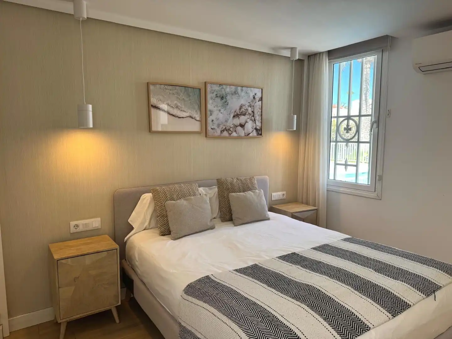 Dormitori de Casa adosada en venda en San Bartolomé de Tirajana amb Aire condicionat, Jardí privat i Parquet