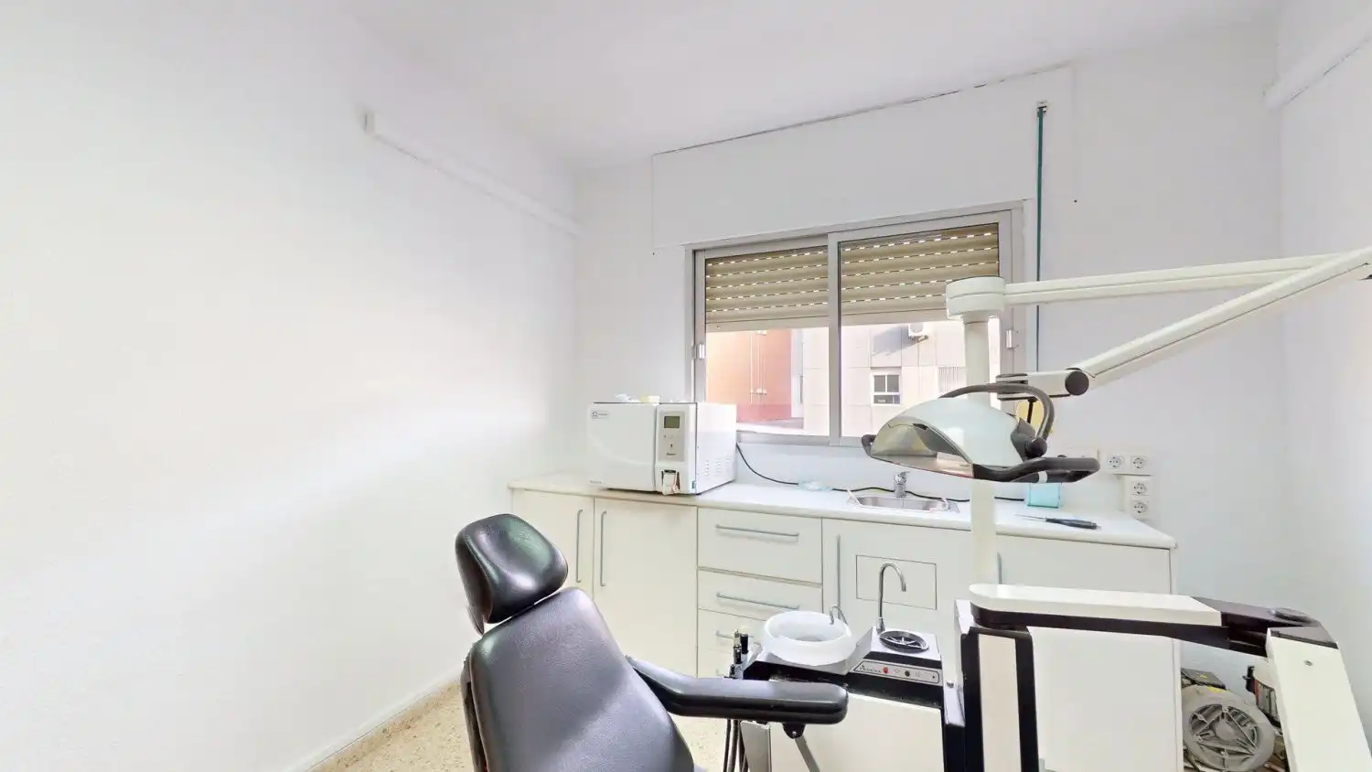 Office for rent in Montequinto  with Air Conditioner and Terrace