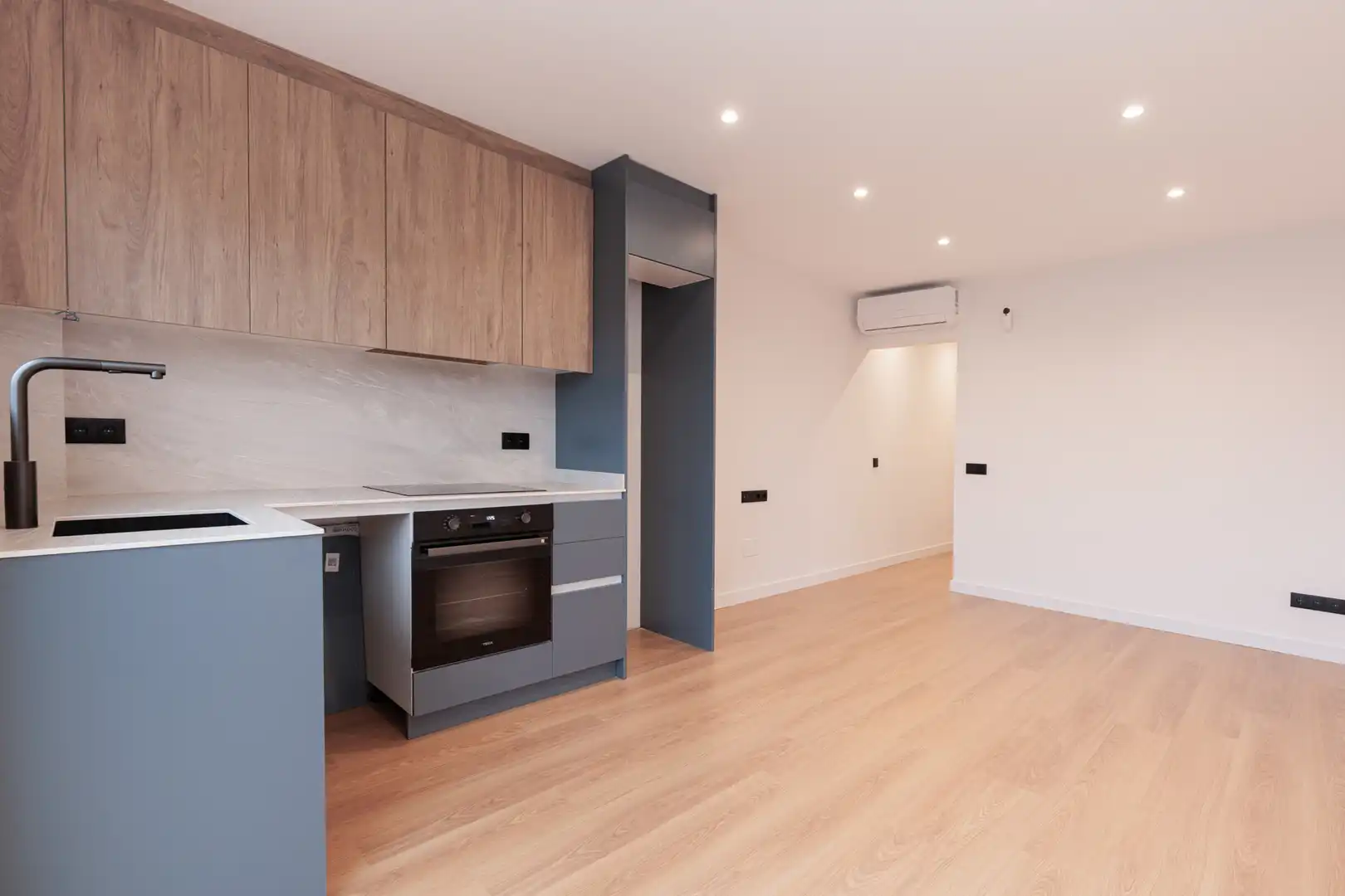 Flat with terrace for sale in Carrer de Lluís Vives, imagen 6