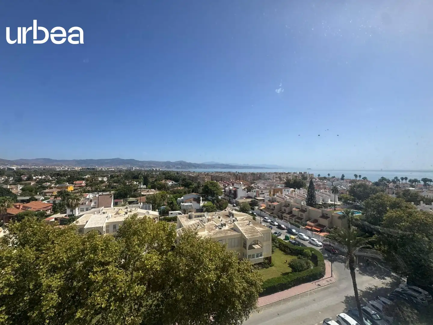 Außenansicht von Wohnungen zur Miete in Málaga mit Gemeinschaftspool
