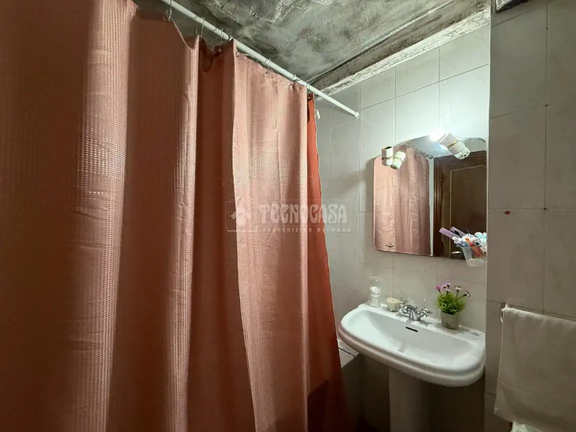 Baño de Piso en venta en Alcalá de Henares con Calefacción