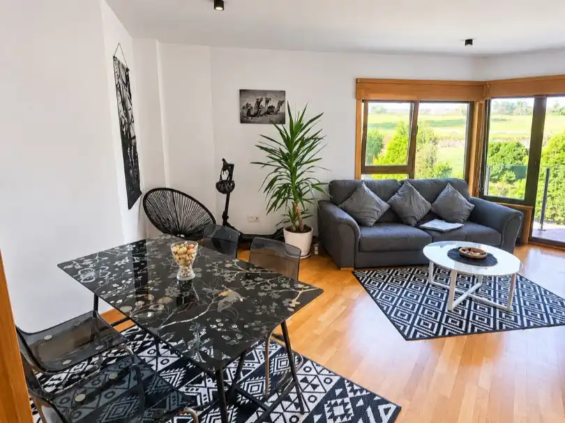 Sala de estar de Piso de alquiler en Ares con Jardín privado, Parquet y Terraza